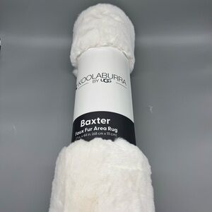 NEW KOOLABURRA by UGG Faux Fur KB WHITE Baxter Area Rug 27”x44” Fluffy Soft